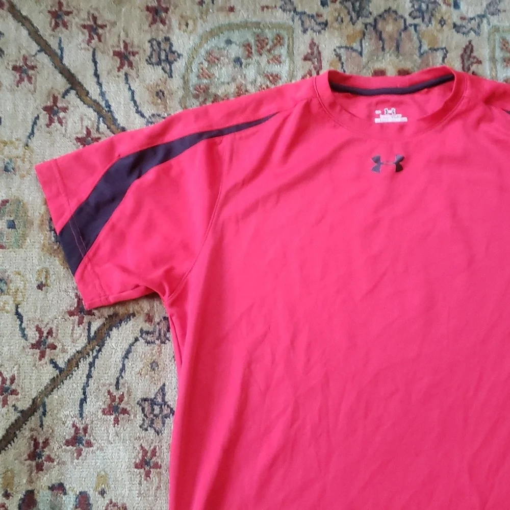 Under Armour T-shirt - Picture 3 of 6